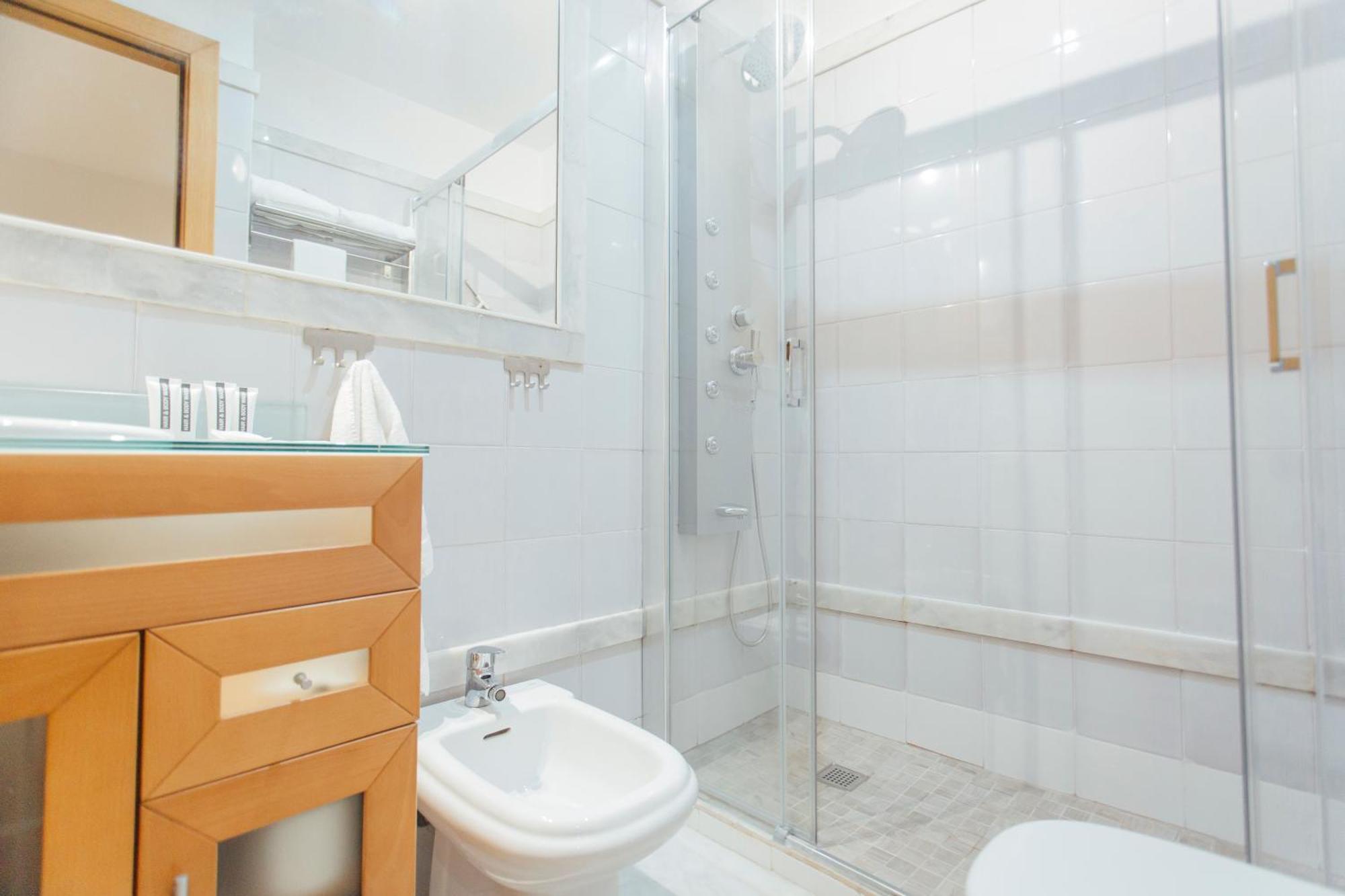 Beautiful And Cozy- 1Bd 1Bth- Arenal Center Apartamento Sevilha Exterior foto